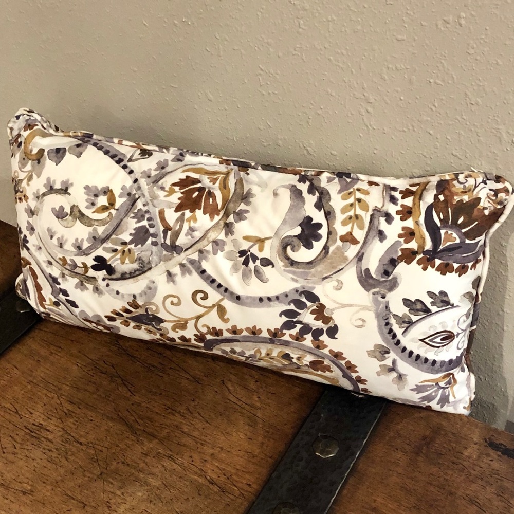 Deep colorful Floral pattern pillow